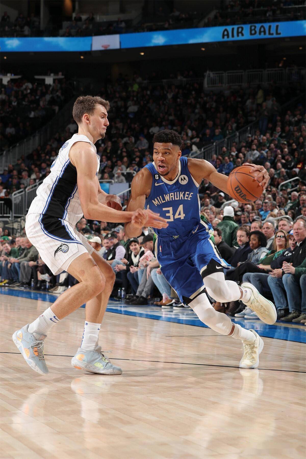 黄蜂队双塔内外联手，大胜对手领跑东部的简单介绍