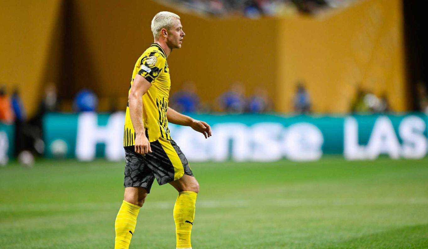 多特蒙德队员高效进攻，成功晋级