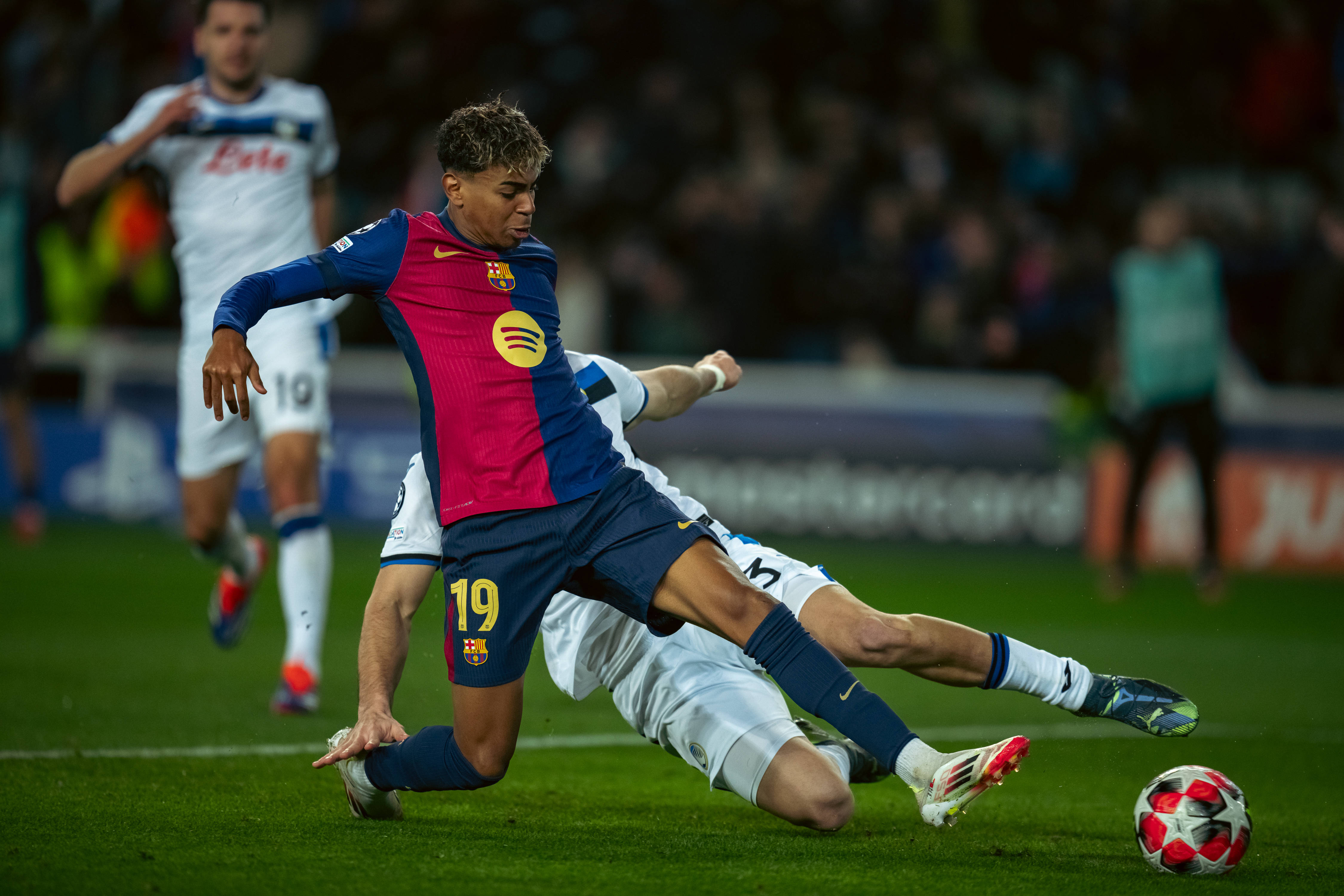 巴塞罗那胜利淘汰利物浦，晋级欧冠半决赛