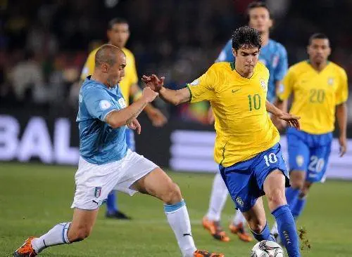 南美巨星球员受邀出席国际篮球盛典