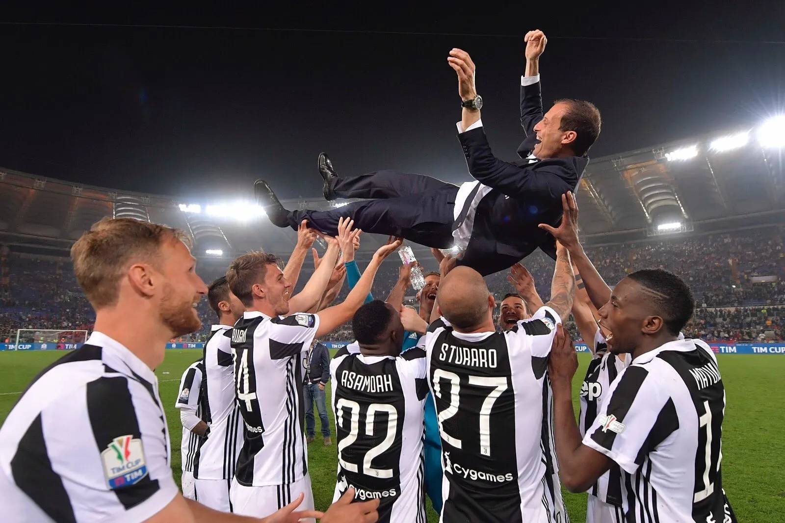 尤文图斯主场大胜，豪取欧冠小组赛领跑