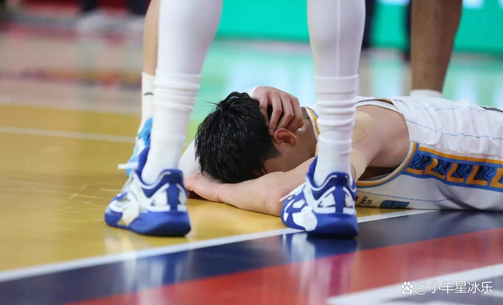 包含重伤！赵睿再次受伤，恐影响广东队战绩的词条