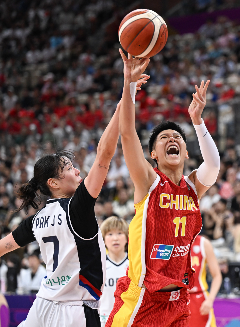 韩国篮球联盟决赛打响，李勇生表现抢眼