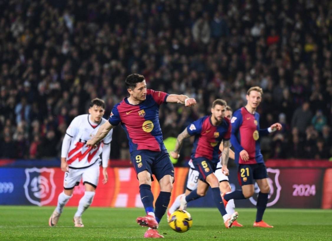 皇家马德里客场告捷，贝尔梅开二度助皇马扳平积分榜领先巴萨