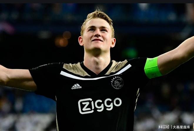 德里赫特发表感言：希望继续努力，为球队带来更多胜利的简单介绍